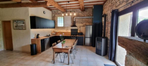 La Grangette Grange rénovée 100m2 terrasse privative,10 min mer, réservation du samedi au samedi uniquement